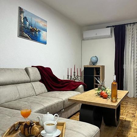 Stan Na Dan Kozarska Dubica Apartment Bosanska Dubica Екстериор снимка