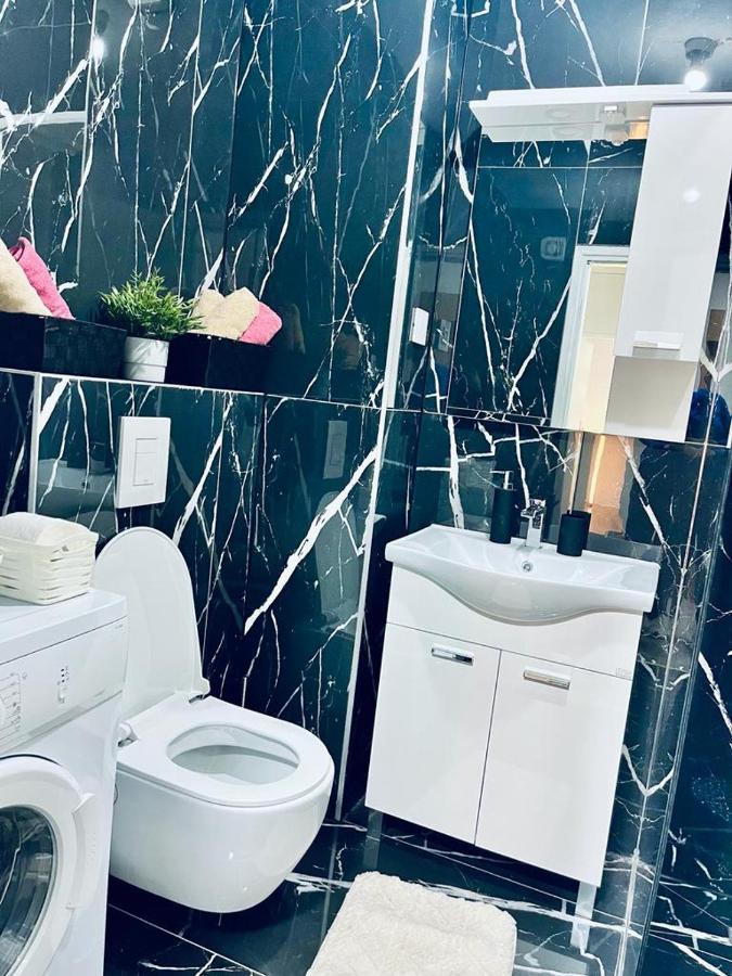 Stan Na Dan Kozarska Dubica Apartment Bosanska Dubica Екстериор снимка