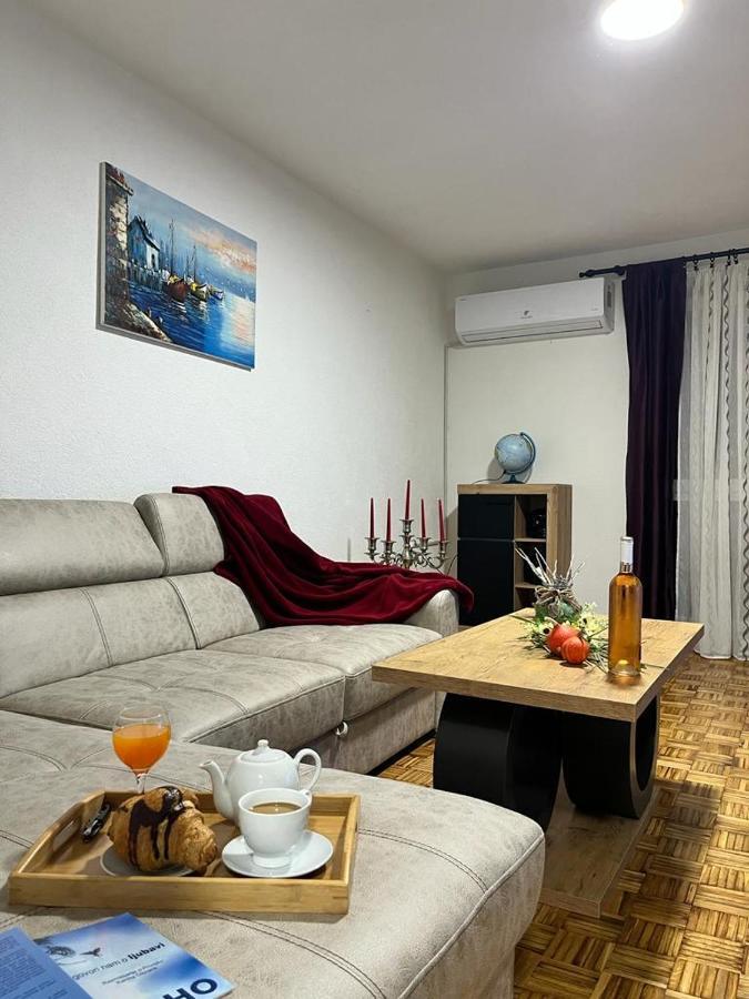 Stan Na Dan Kozarska Dubica Apartment Bosanska Dubica Екстериор снимка